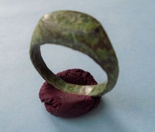 Ao95.  Roman Bronze Ring.  Good. photo