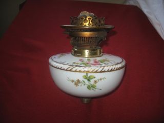 Hinks & Son ' S Duplex 2 Hollow Wick With Milk Glass Font With Peg photo