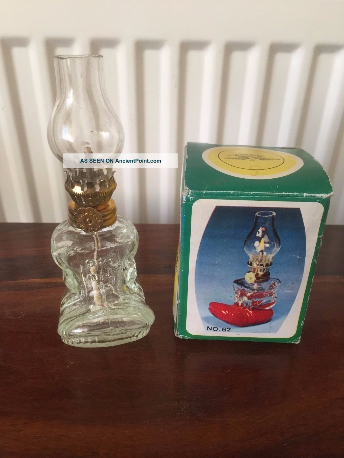 Vintage Glass Oil Lamp Boot Boxed Made In Hong Kong 20th Century photo