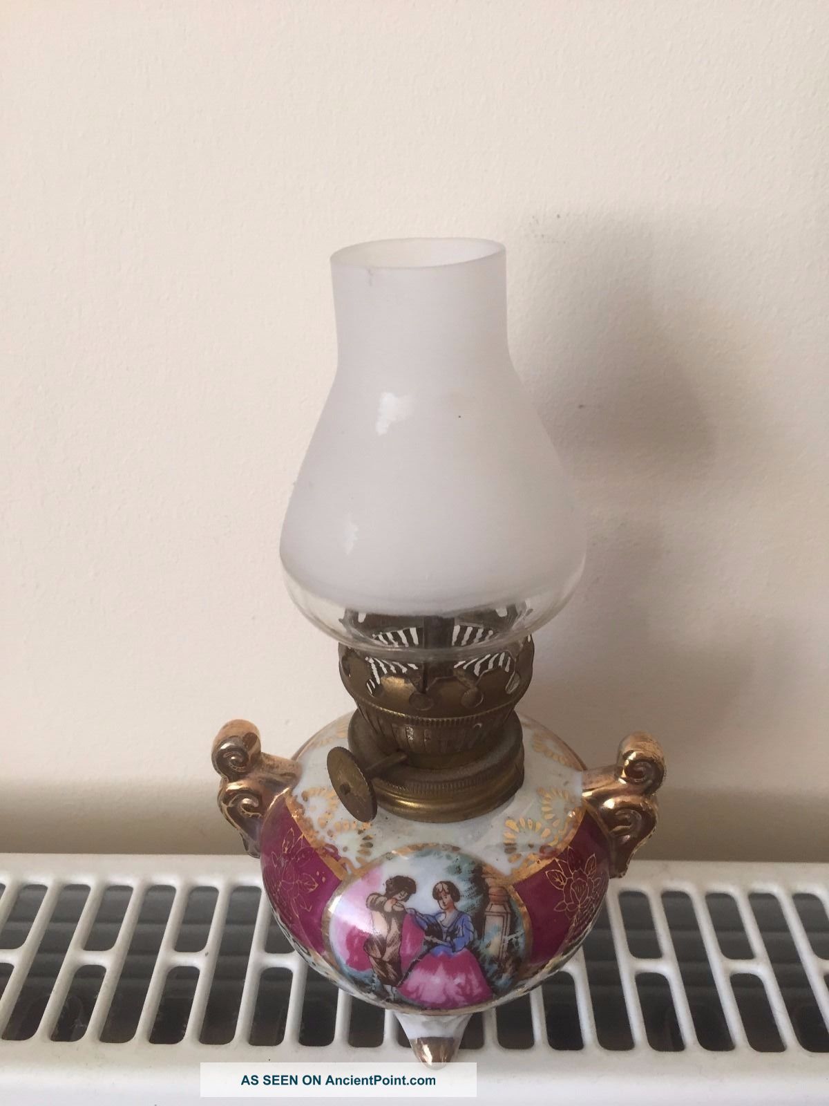 Miniature Vintage Pretty China Oil Lamp Order Romantic Scenes 20th Century photo