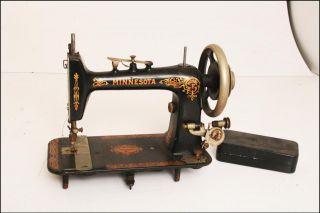 Vtg Minnesota Sewing Machine Model F Stencil Head Crank Steampunk Loft Cast Iron photo