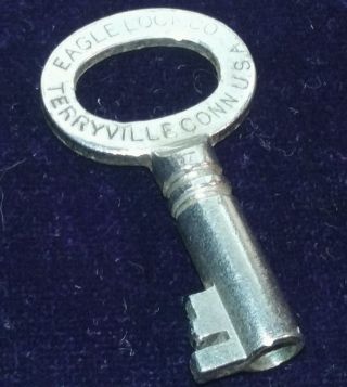 Rare Eagle Lock Company No.  30 Hollow Barrel Skeleton Key Steamer Trunk photo