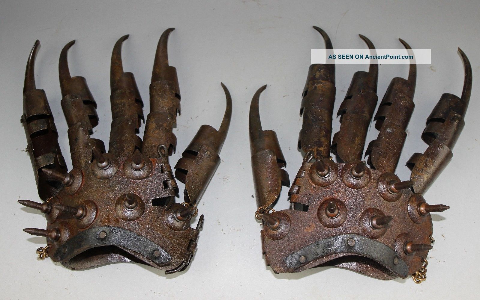 Eagle - Hand Glove Protective Antique Chinese Handmade Old Swords photo