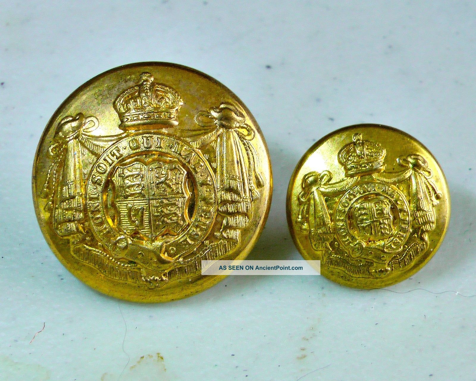 British 1901 - 1952 Kc Carriage Footman Royal Household Buttons 25/17mm Buttons photo