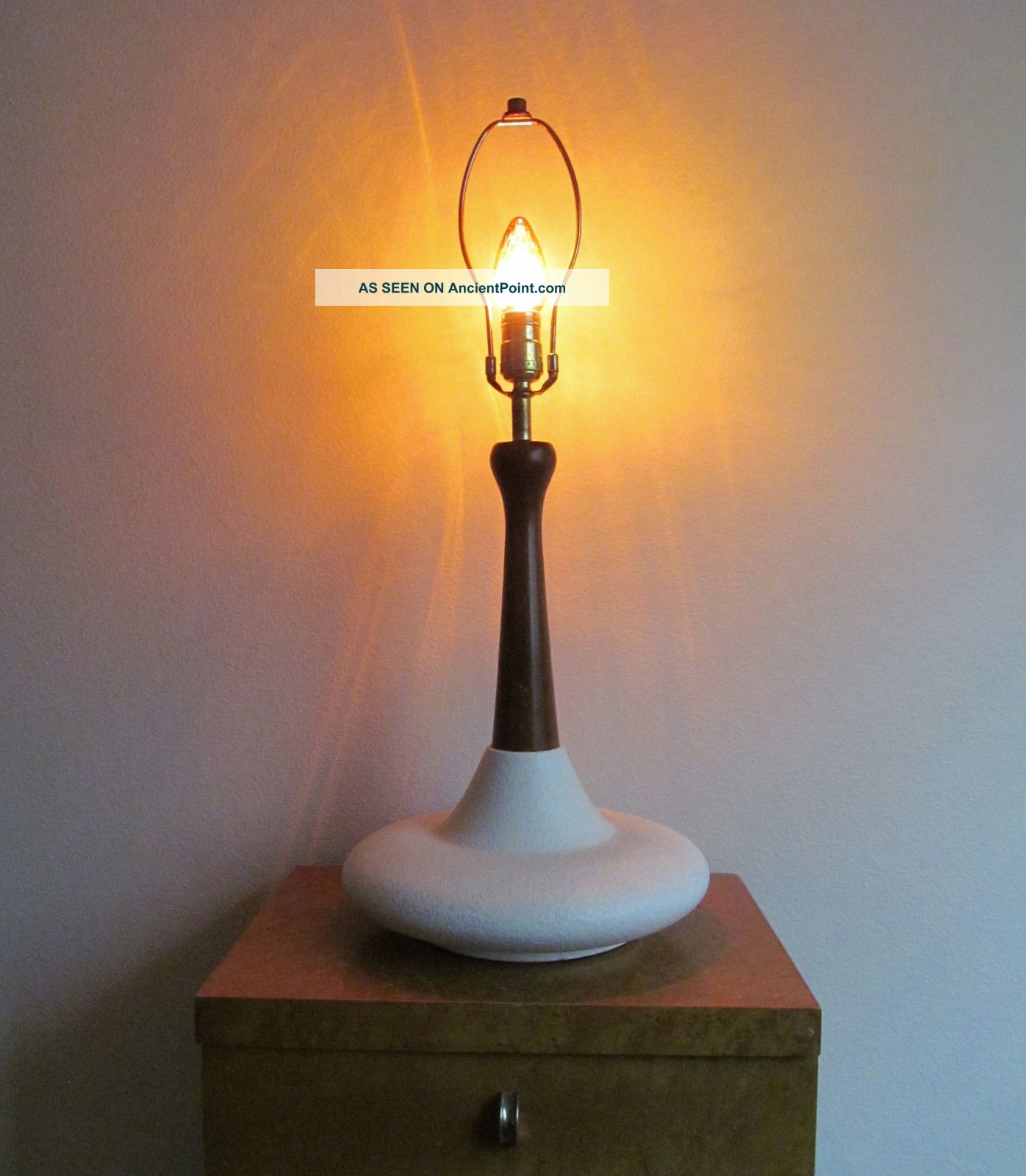 1960s Retro Midcentury Modern Orange Peel Texture Pottery Table Lamp Walnut Neck Mid-Century Modernism photo