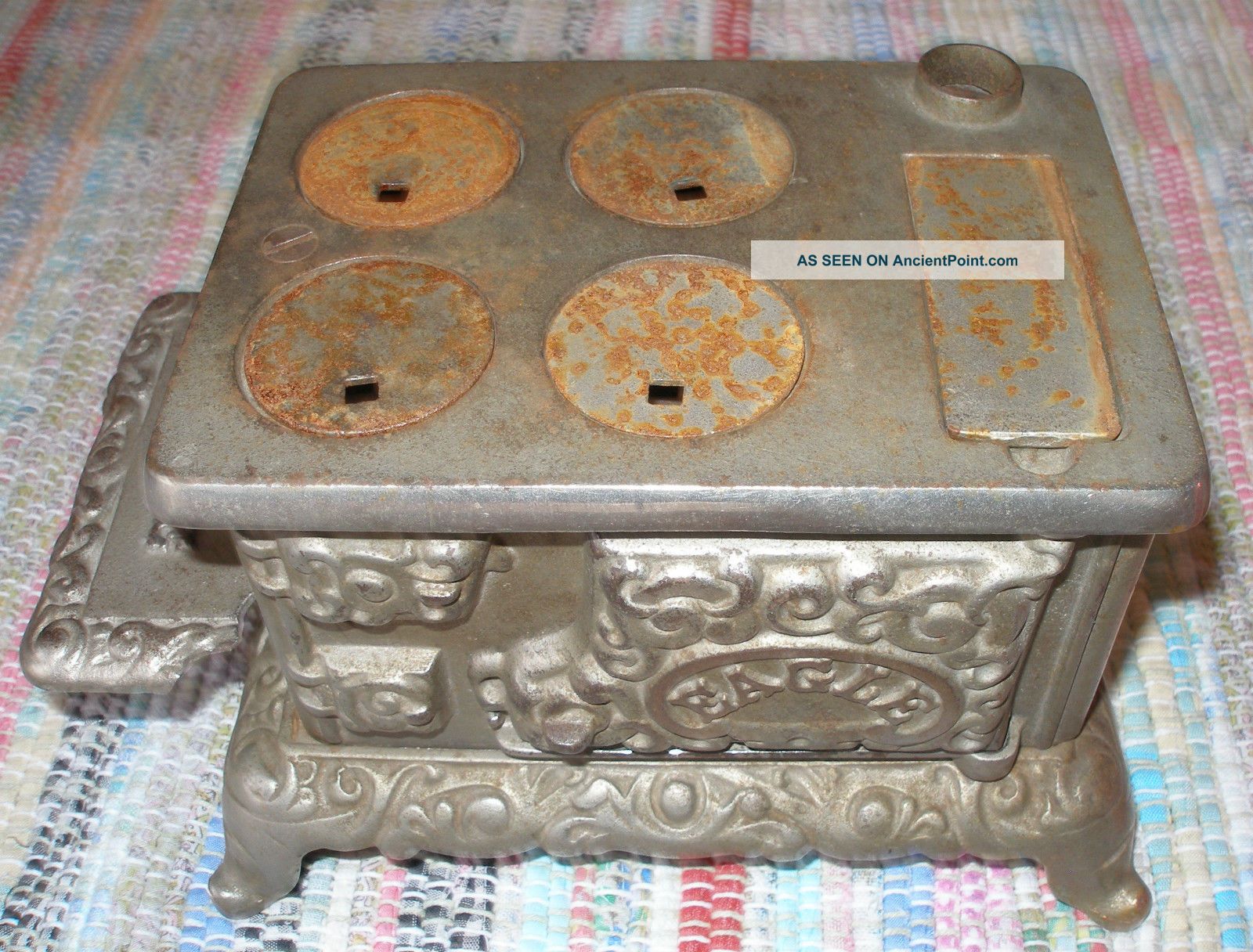 C. 1900 Eagle Cast Iron Toy Stove, Hubley, Antique, Complete, Nickel
