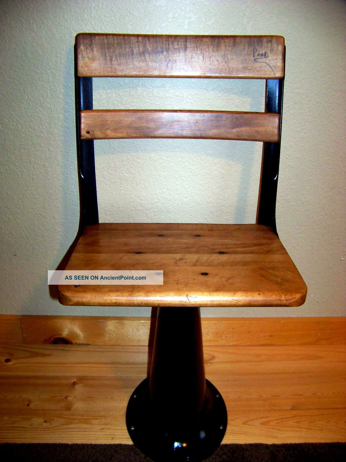 Vintage School Chair With Pedestal Base 1950 ' S Or Older Rock Maple Restored 1900-1950 photo