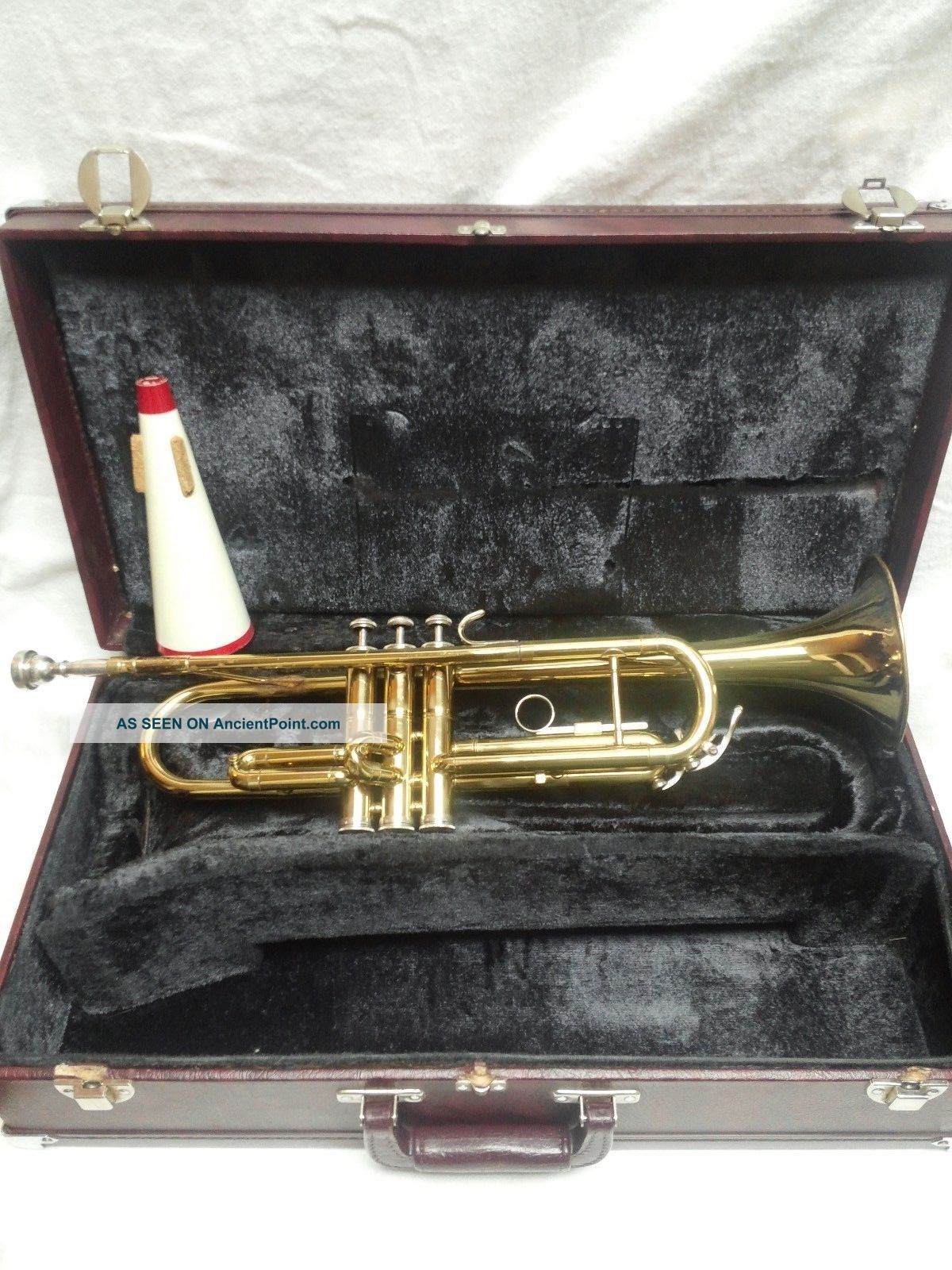 Vintage Antique Holton T602 Trumpet B With 7c Bach Mouthpiece Mute And Case Brass photo