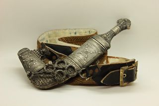 Antique Perfect Silver Arabian Islamic Sim Decorated Dagger photo