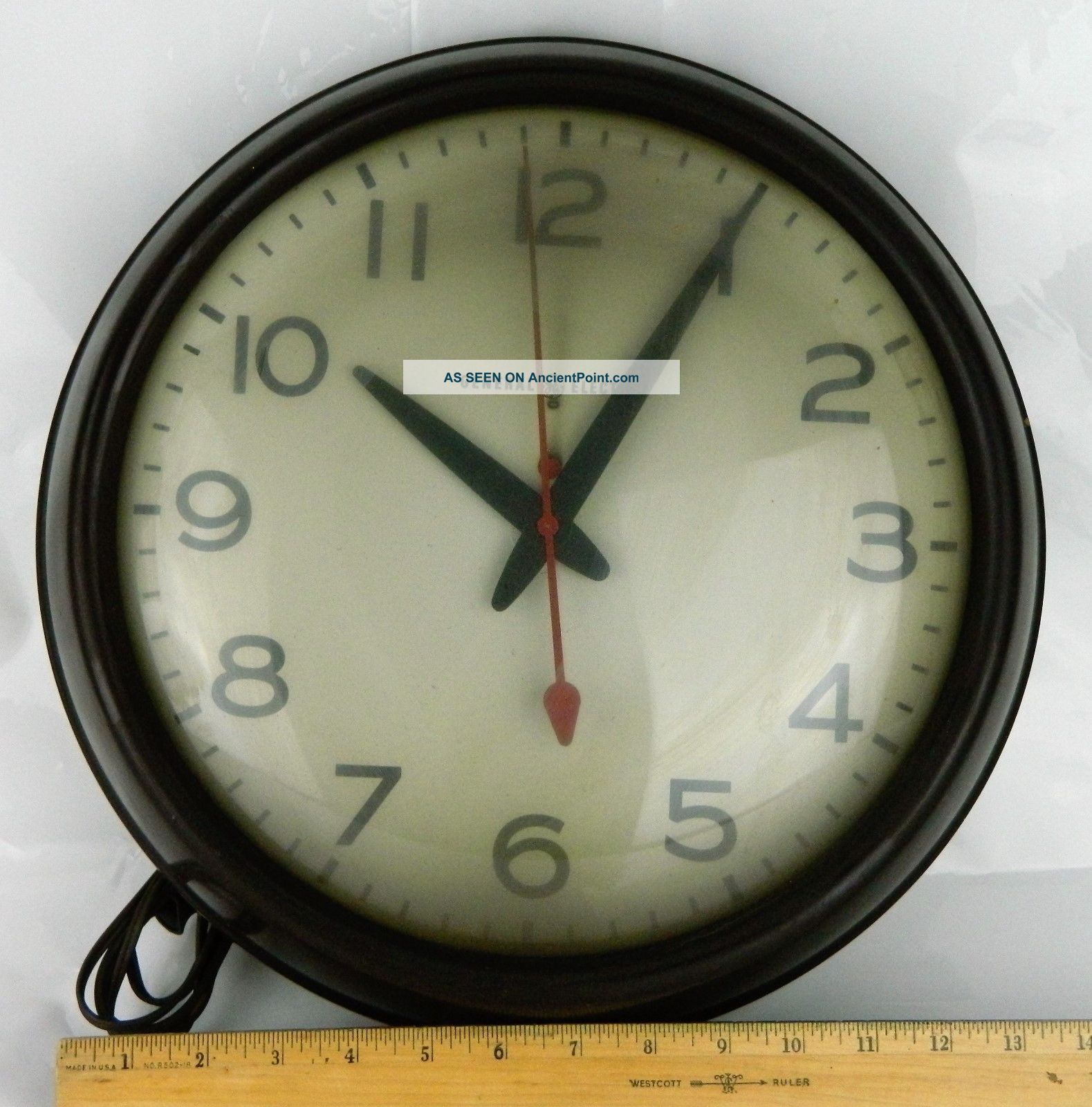 General Electric Ge Wall Hanging Vtg Clock Mcm Model 2912a School House
