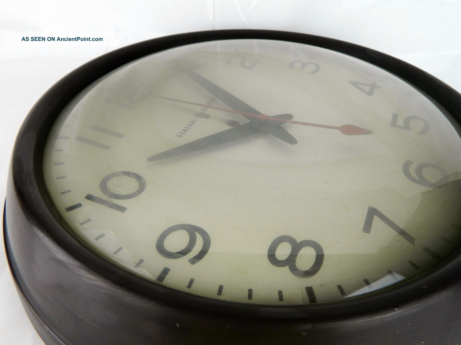 General Electric Ge Wall Hanging Vtg Clock Mcm Model 2912a School House