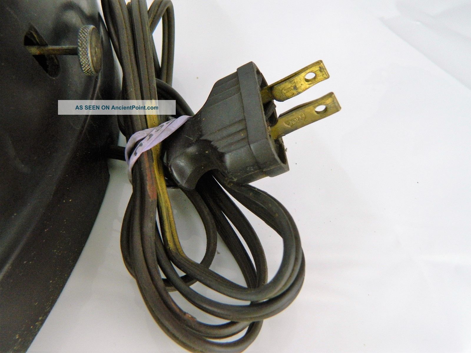 General Electric Ge Wall Hanging Vtg Clock Mcm Model 2912a School House