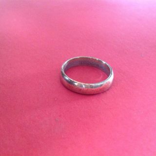 A ' Detector Find ' An Old Plain ' Gold Band ' Ring (size R) See Dtls photo