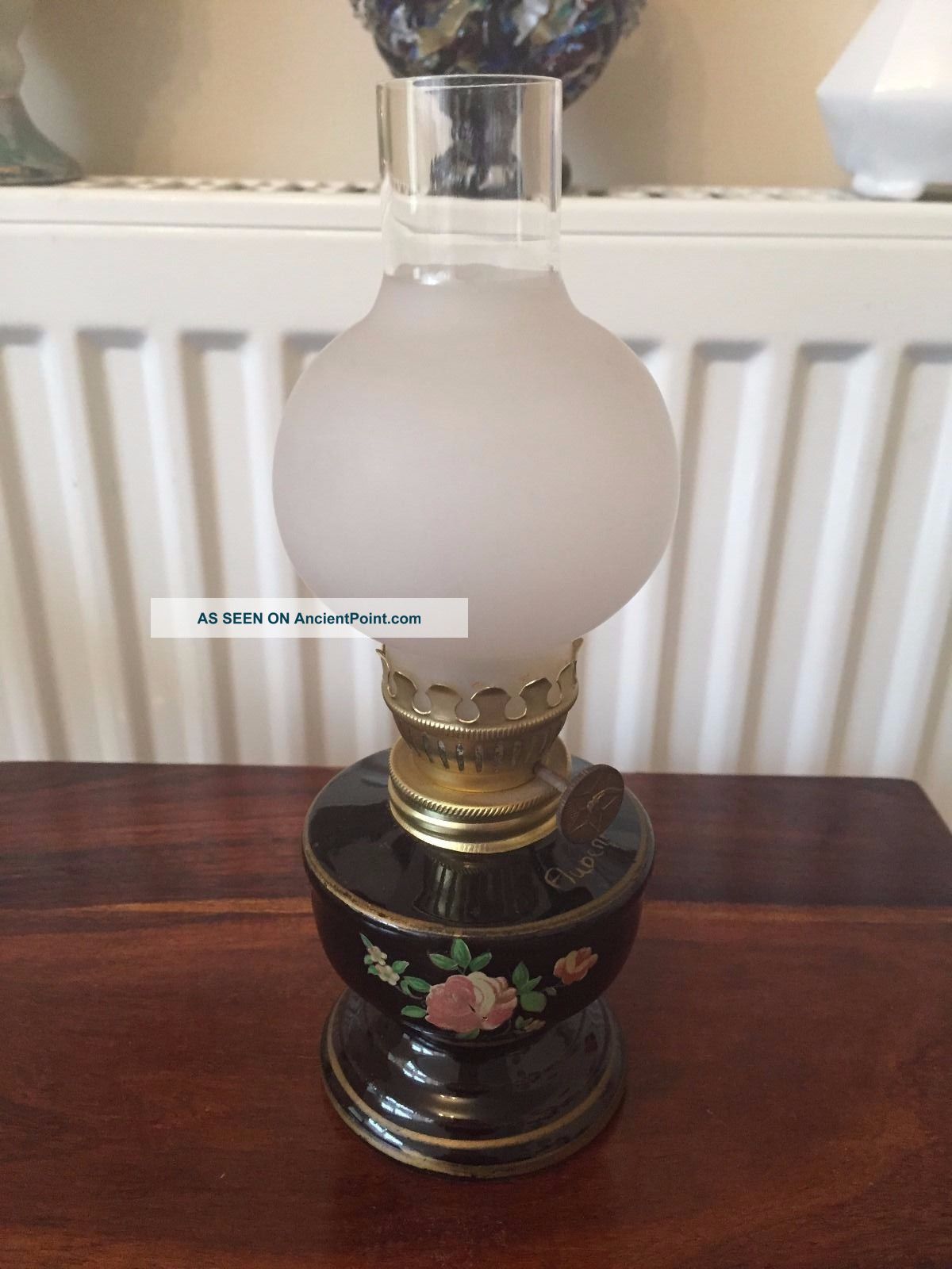 Small Vintage Oil Lamp Order 20th Century photo