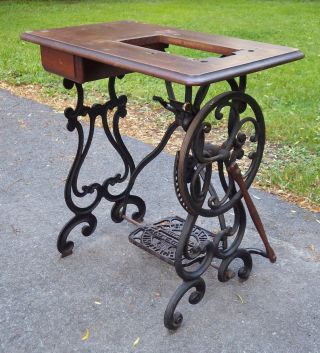 Antique Sewing Machine Treadle Table - The Davis Sewing Machine Co.  - 1872 - Rare - L@@k photo