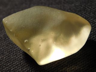 A 100 Natural Semi Translucent Libyan Desert Glass From Egypt 14.  78gr photo
