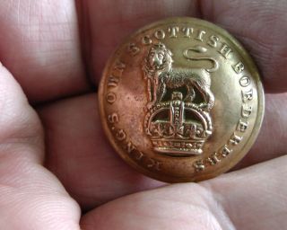 1901 - 1952 King ' S Own Scottish Borderers Officer Gilt Tunic Button By Wm Anderson photo