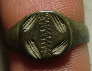 Rare Ancient Roman Soldiers Ring Artifact Wreath Marks Diamond Chevrons photo