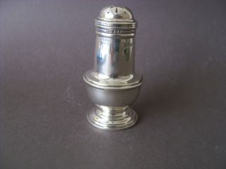 A Good Qualitysolid Silver Muffineer Assayed London 1919 photo