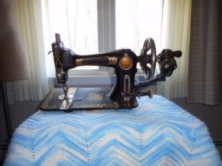 Vintage / Antique S.  L.  & C.  Hand Crank Vindex Sewing Machine Made In Usa photo