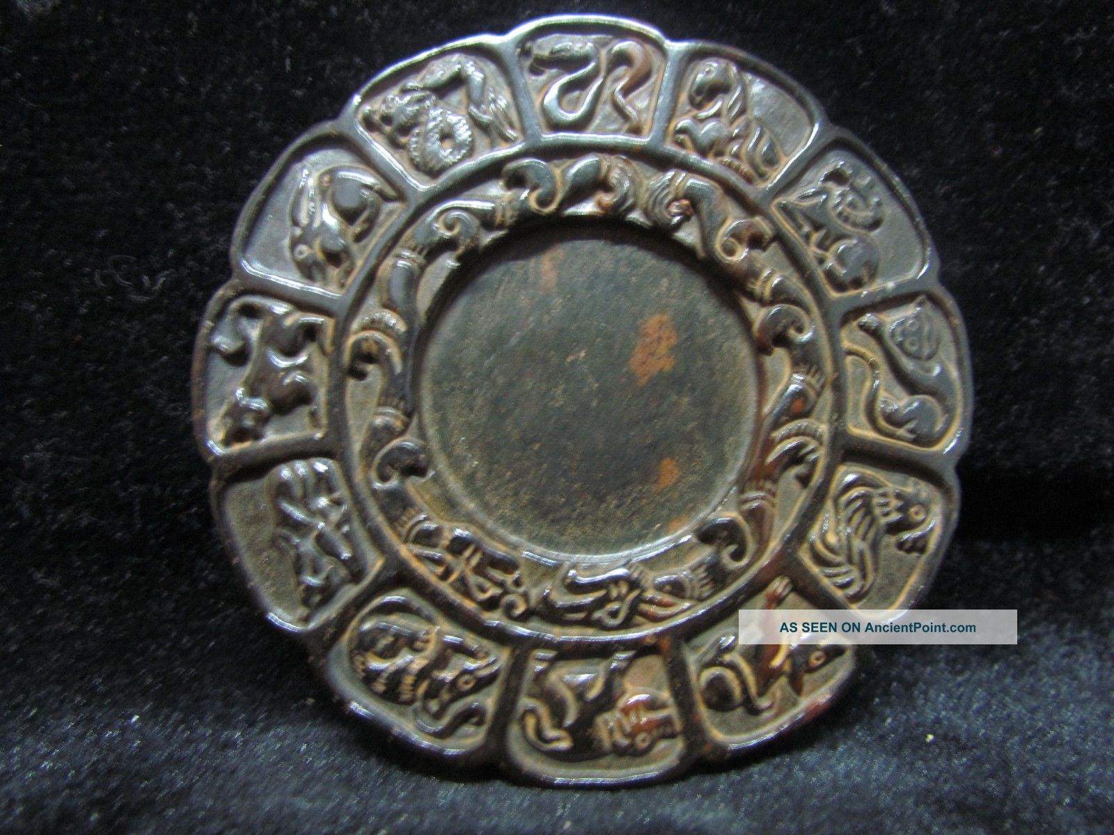 Old Chinese Neolithic Hongshan Jade Hand Carved Amulet Pendant Necklaces & Pendants photo