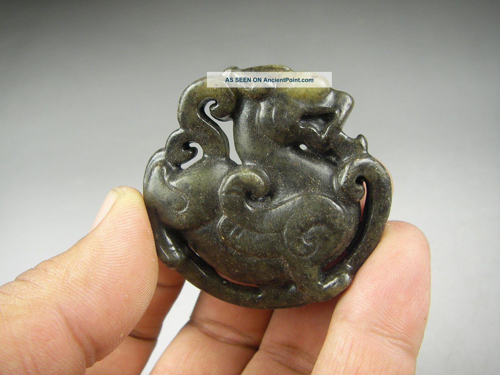 Antique Chinese Hand - Carved Aristocratic Wearing Hetian Jade Pendant Dragon 306 Necklaces & Pendants photo