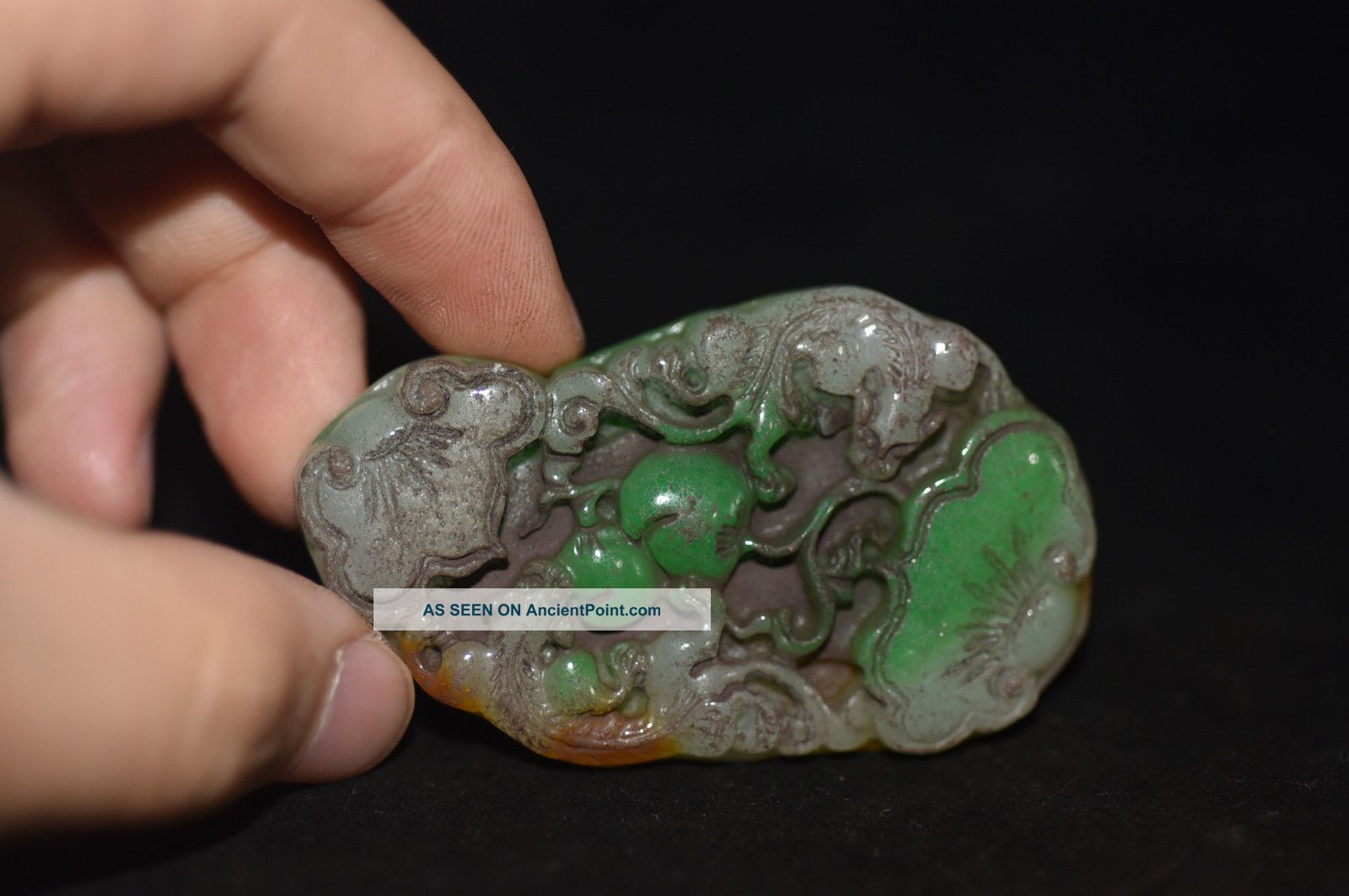 Antique Chinese Hand Carved Aristocratic Wearing Jadeite Jade Pendant F303 Necklaces & Pendants photo
