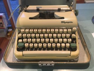 Vintage 1962 Olympia Sm5 Cream/white/green Deluxe Typewriter In photo