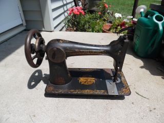 Vintage/antique Treadle Singer Sewing Machine Head Unit photo