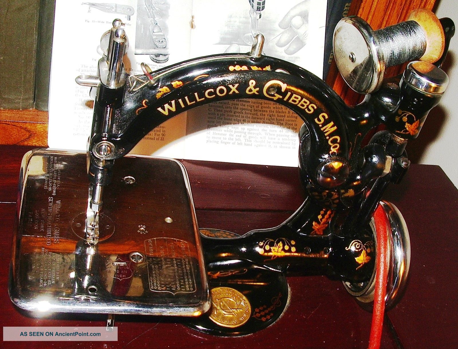Willcox & Gibbs Model 64 Antique Sewing Machine,  Sublime Cast Iron Treadle,  1923 Sewing Machines photo