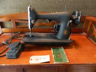 Antique Singer Sewing Machine 1941 Model 66 - 18 One Owner Wwii Era Rare photo