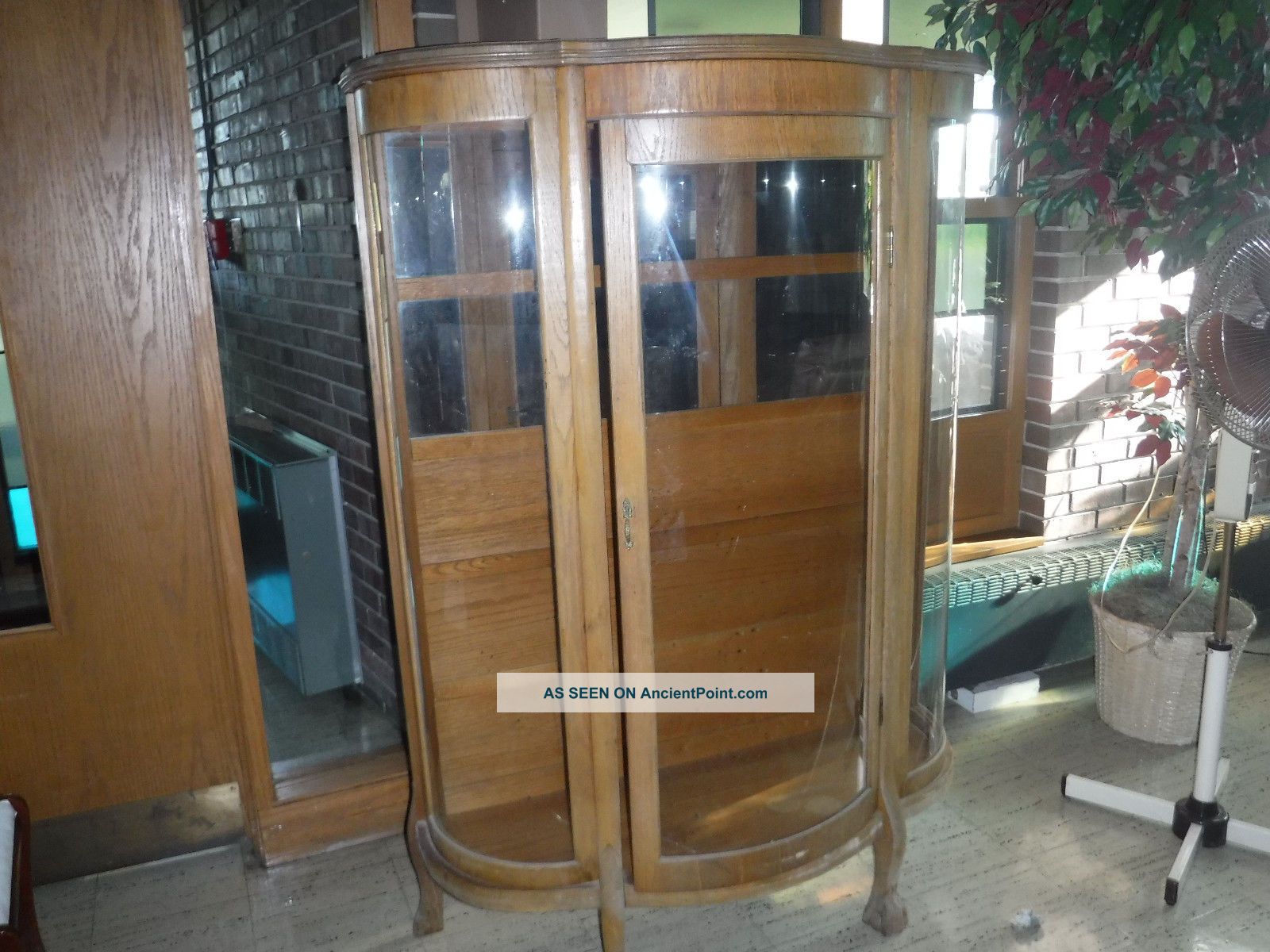 Antique Curved Glass Oak China Cabinet,  Local Only - Chicago Sw Suburb Burrridge 1900-1950 photo