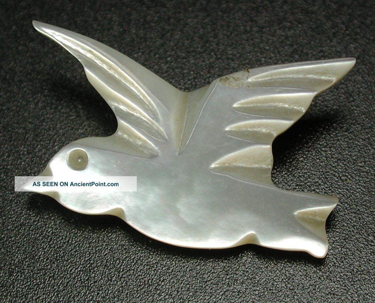 Antique Carved Shell Button Realistic Flying Bird Design - 1 