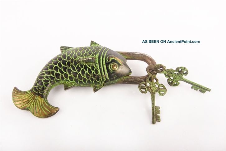 Brass Buddhist Tibet Collectible Décor Locks Old Green Fish Puzzle Padlock BL 03