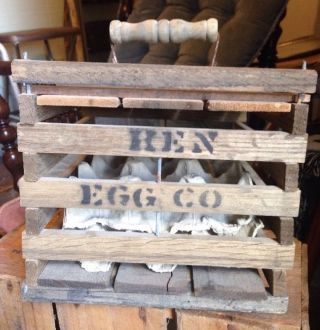 Hen Egg Co.  Vintage Small Wooden Egg Crate Holds 18 Eggs Vguc photo
