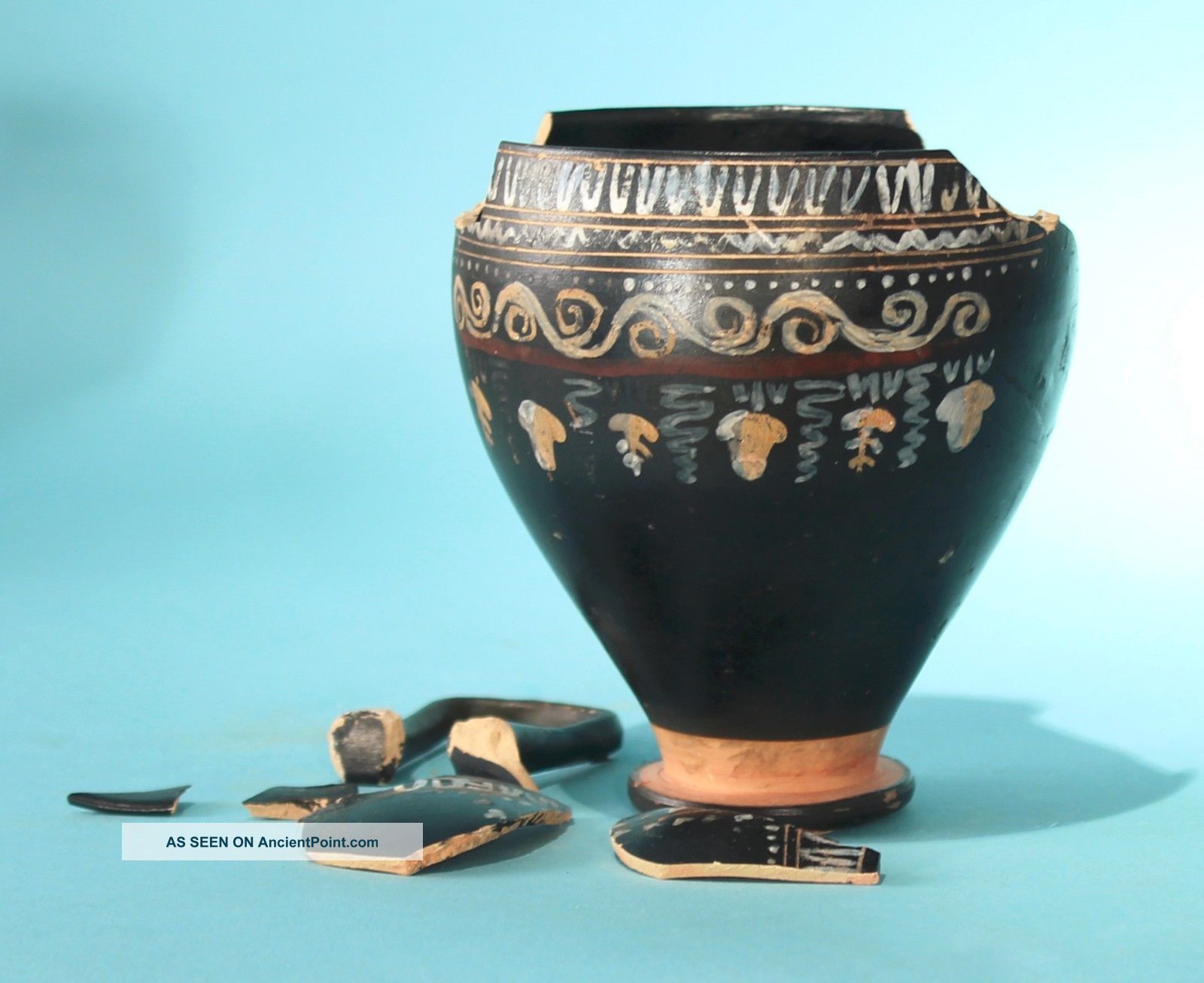 Apulian Gnathia - Ware Skyphos - Ancient Art & Antiquities Roman photo