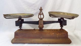 Old Force Cast Iron 5 Kilogram Balancing Scale W/ Metal Trays Mercantile photo