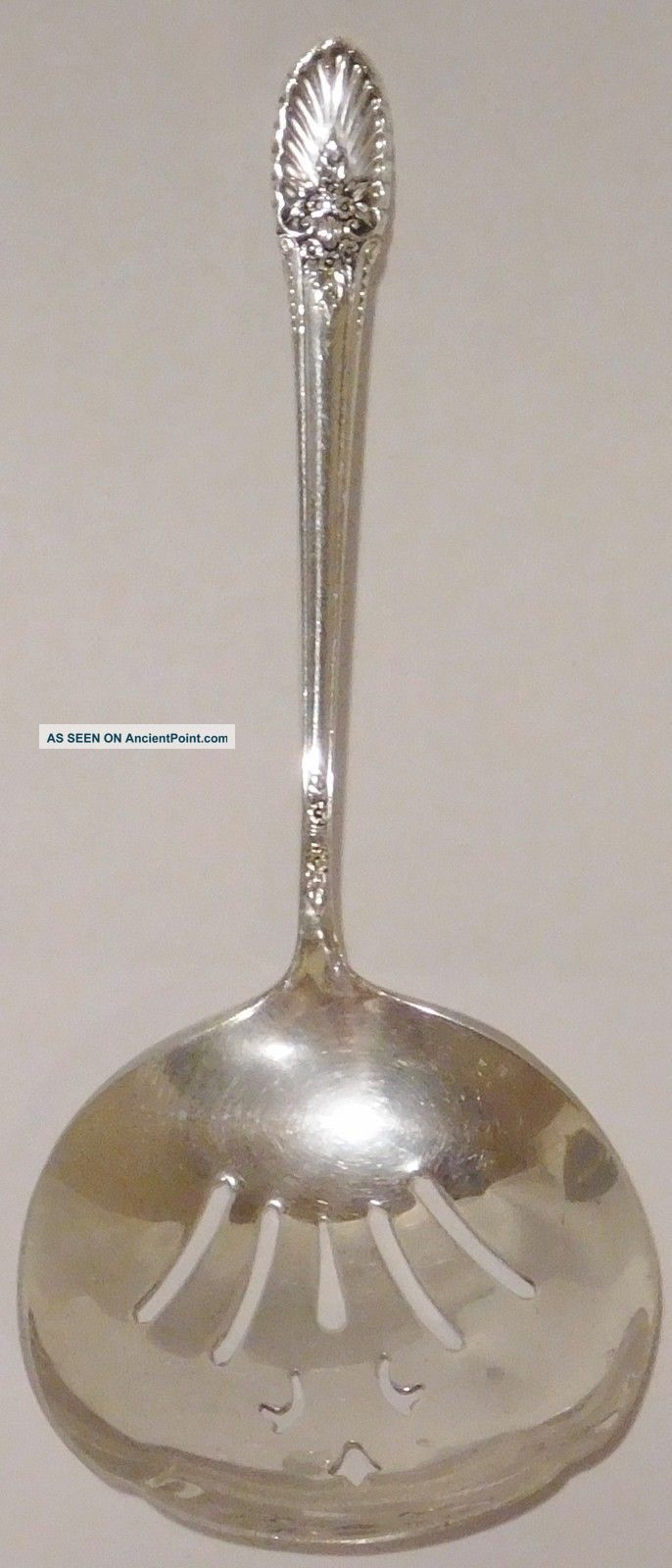 Antique 1936 International Sterling Silver Riviera Cut Out Berry Serving Spoon Flatware & Silverware photo