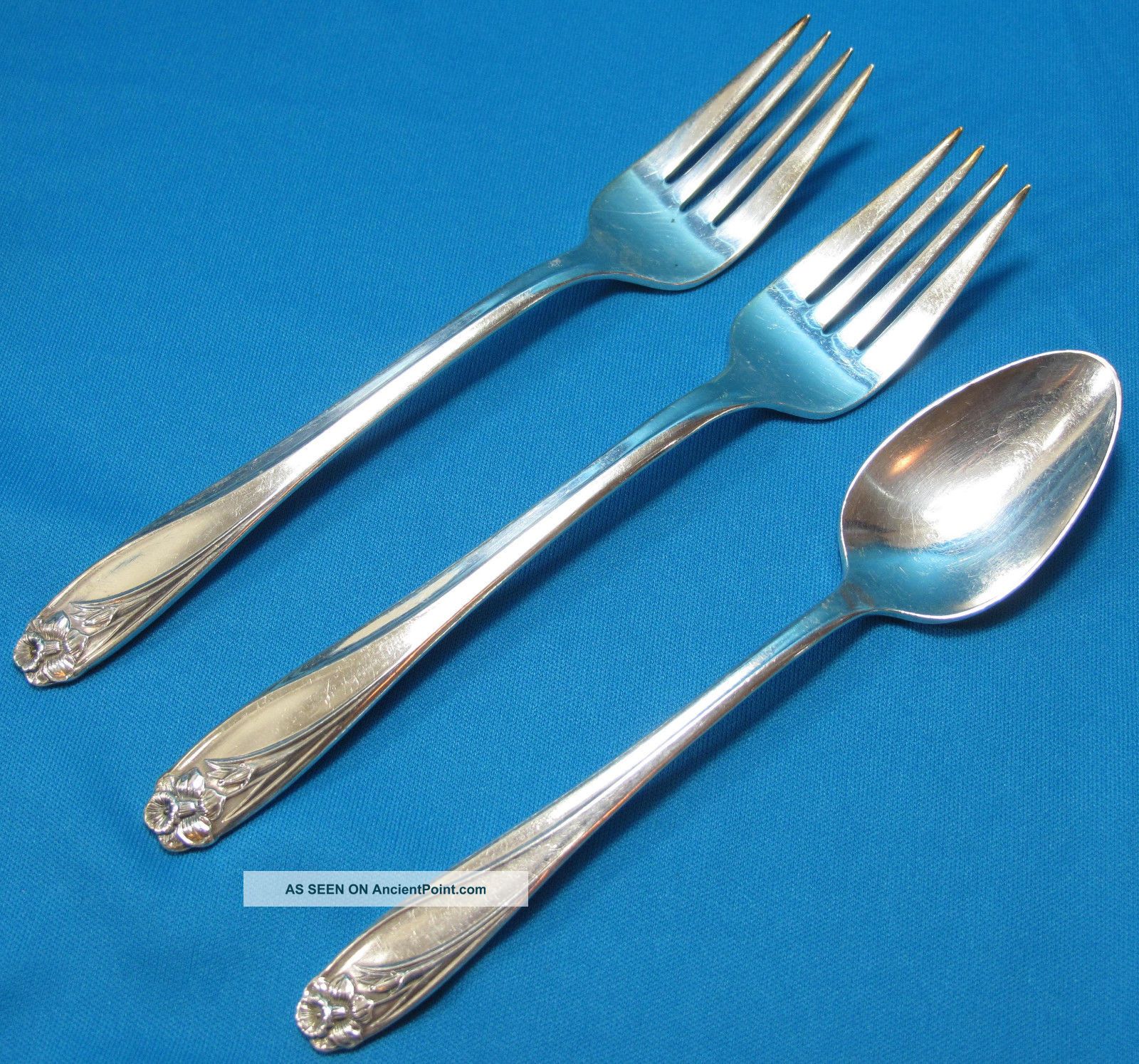 Daffodil 1847 Rogers Is Intl Silver Silverplate Two Salad Forks And One Teaspoon Flatware & Silverware photo