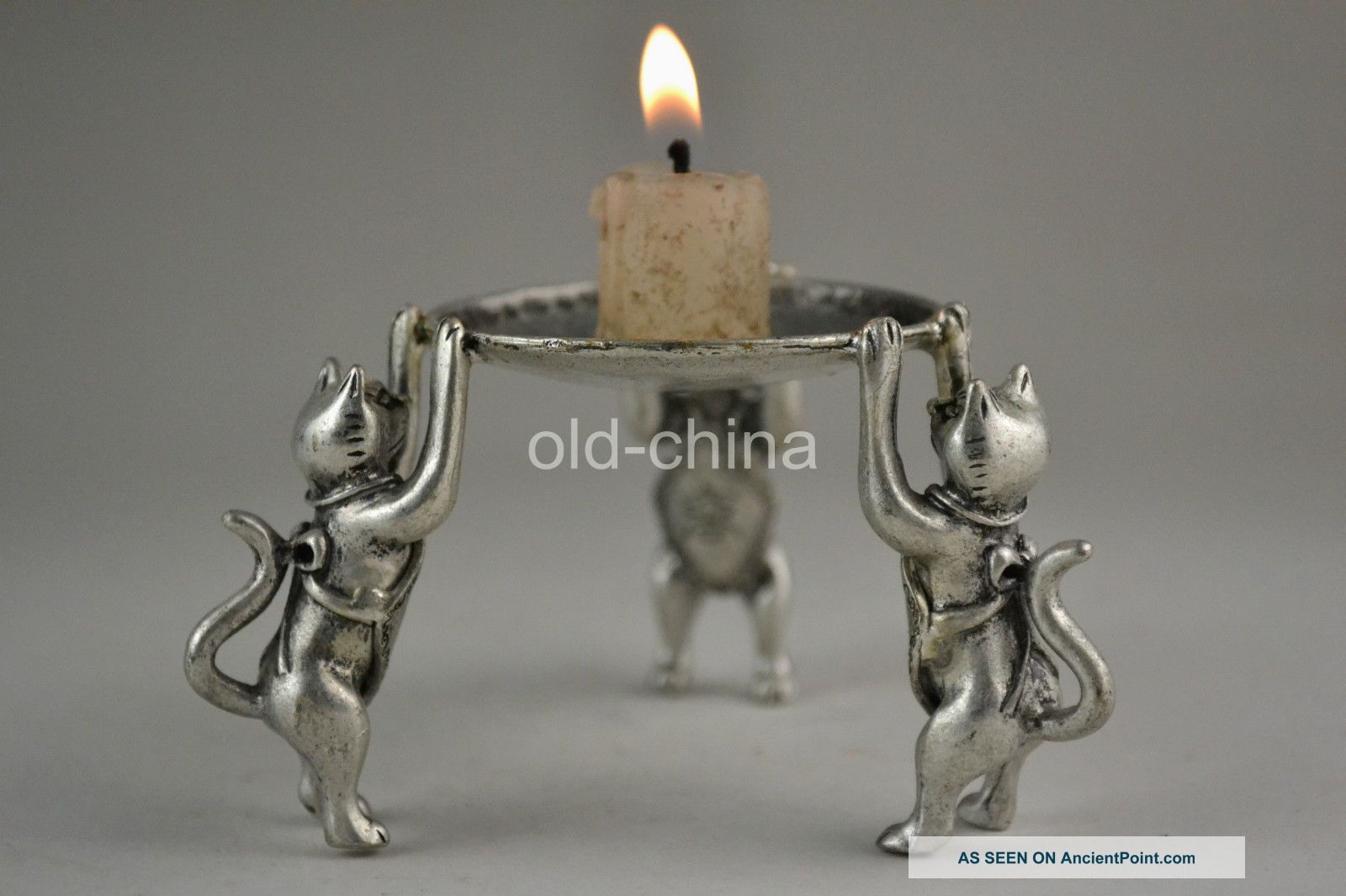 Oriental First - Rate Old Tibet Silver 3 Cat Hold Taiji Pattern Candlestick Candlesticks & Candelabra photo