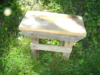 Small Rustic Country Style Sm Decor Or Garden Yard Bench. photo