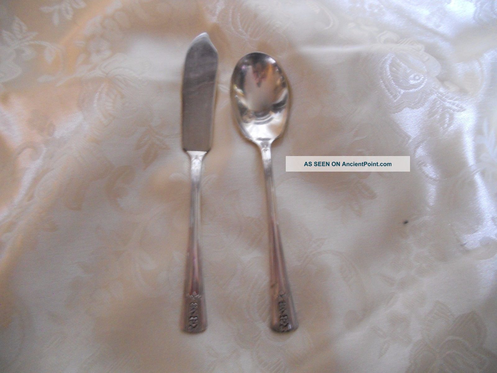 Wm Rogers Sectional Is 1938 Silverplate Louisiane: Butter Knife & Sugar Shell Flatware & Silverware photo