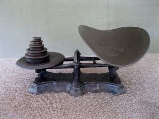Antique Balance Scale Vtg Cast Iron Reading Hardware Co,  5 Weights,  Reading,  Pa photo