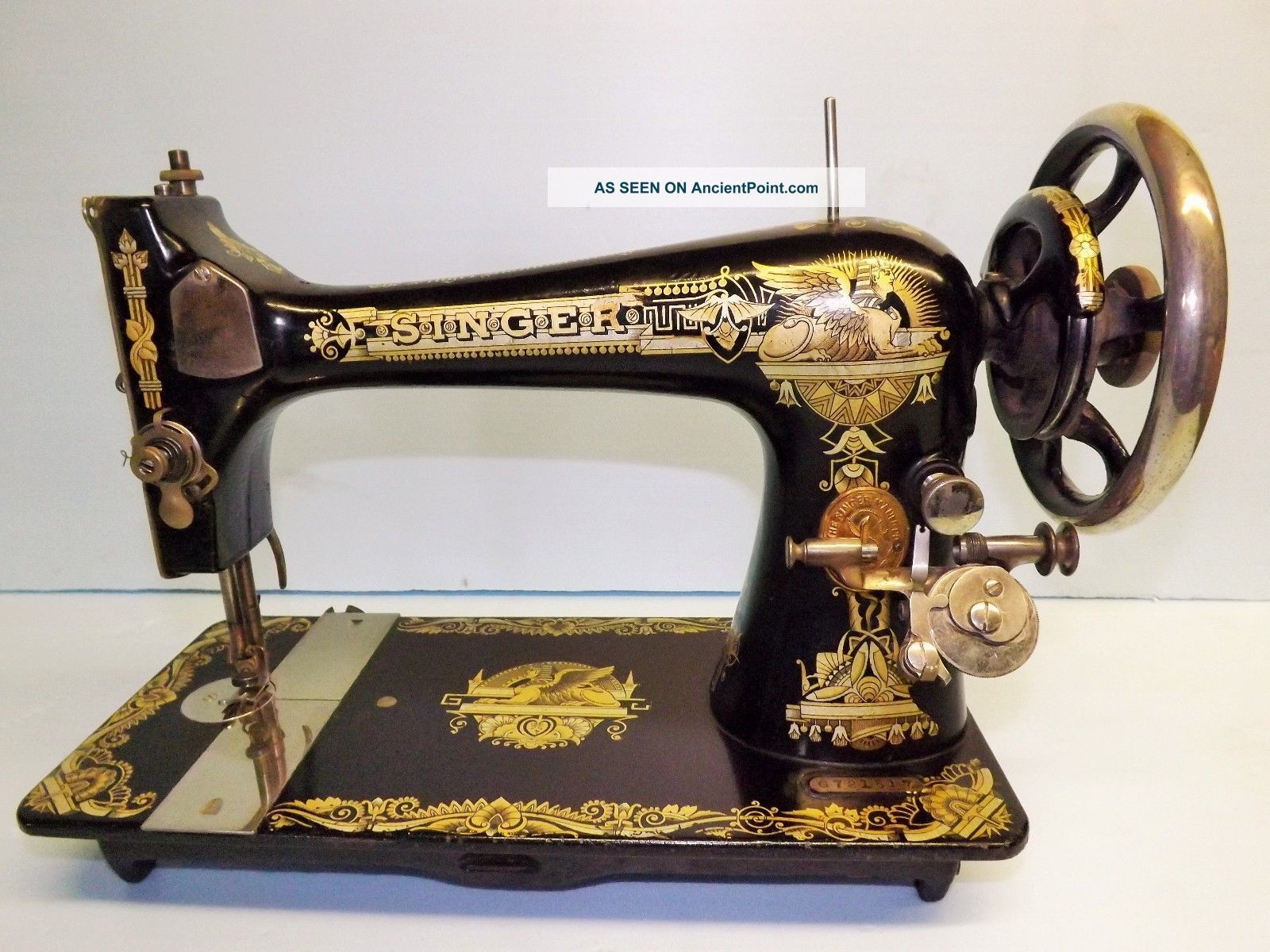 1910 Singer Model 27 Sphinx Sewing Machine.  Serial No.  G721517. Sewing Machines photo