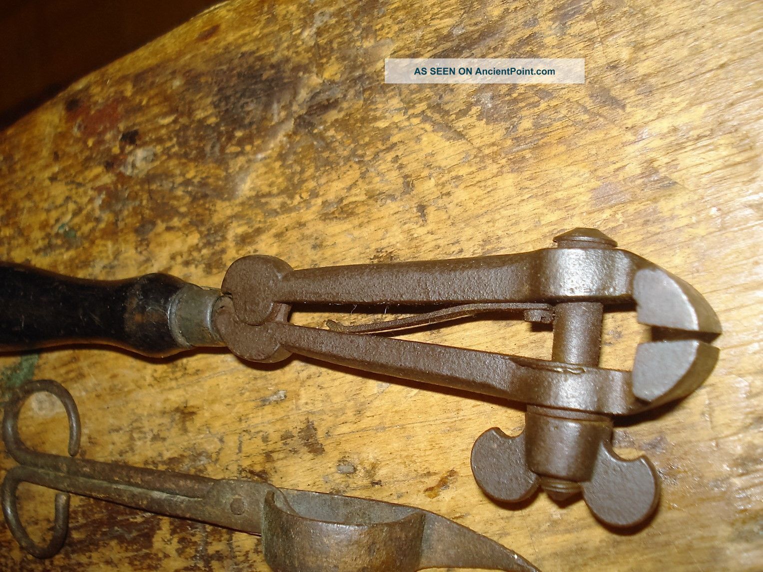 Primitives 18th Century Hand Forged Gunners Main Spring Vise With Wood Handle Primitives photo