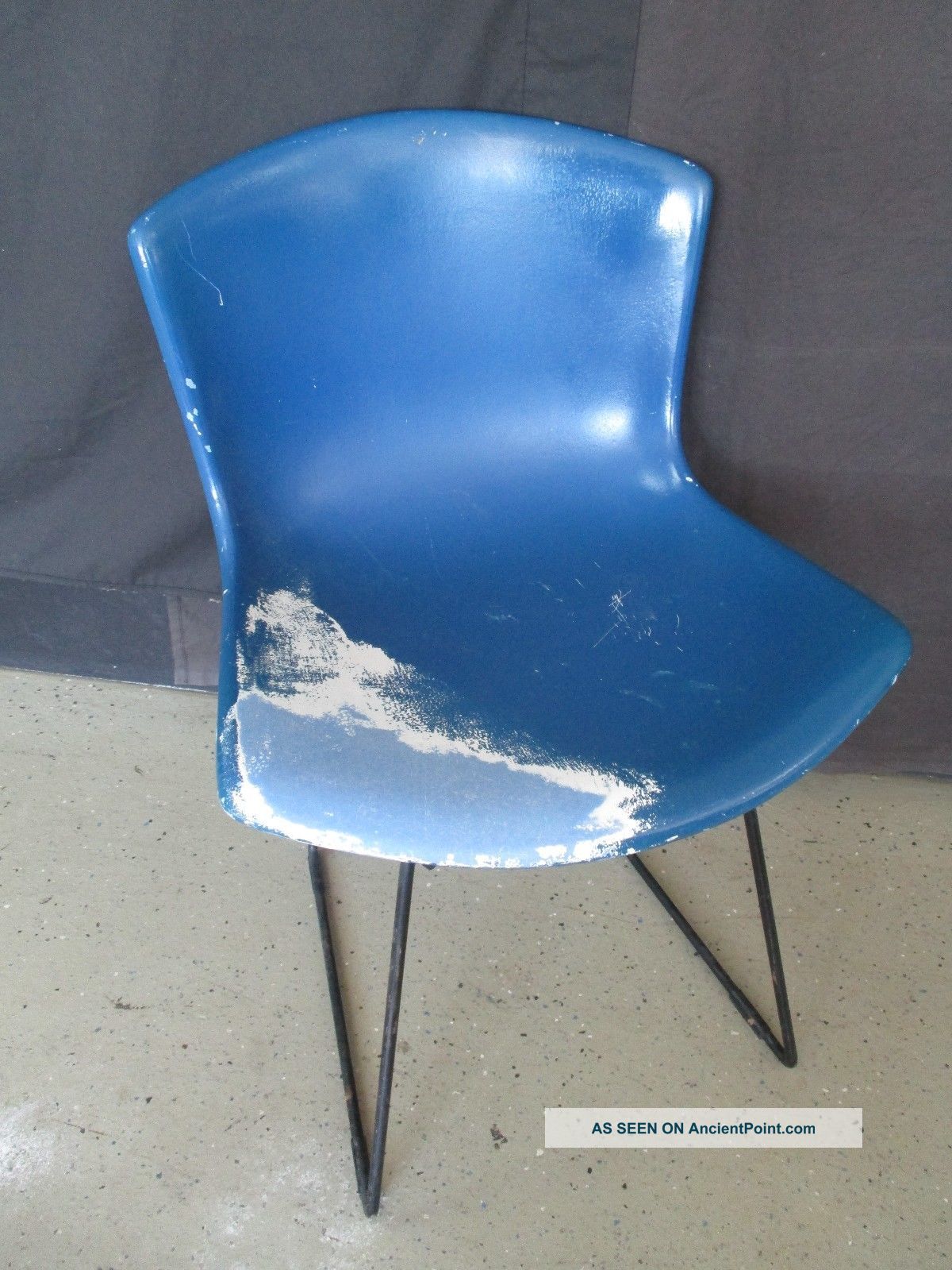 Mid Century Modern Knoll Harry Bertoia Fiberglass Shell Chair & Steel Base Post-1950 photo