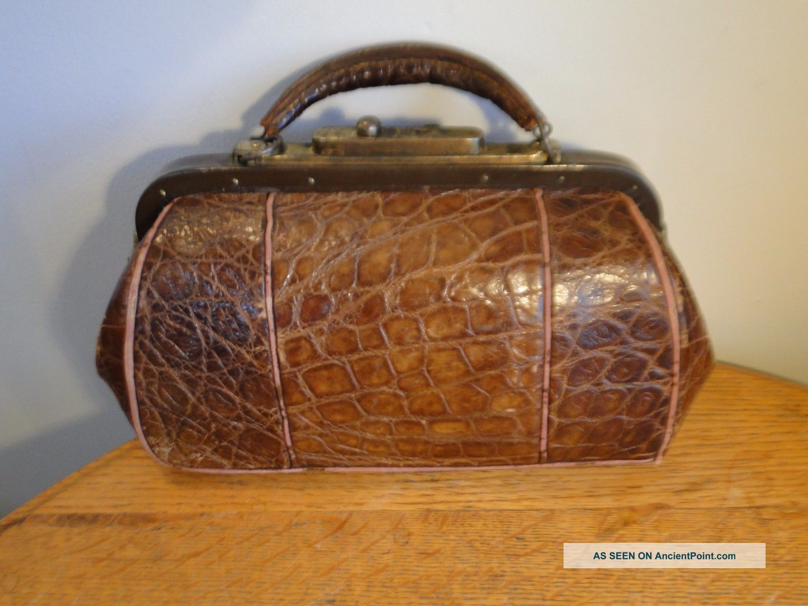 Antique Alligator Doctor Satchel Bag Gump Trunk Co Kcmo Brass Hardware Doctor Bags photo