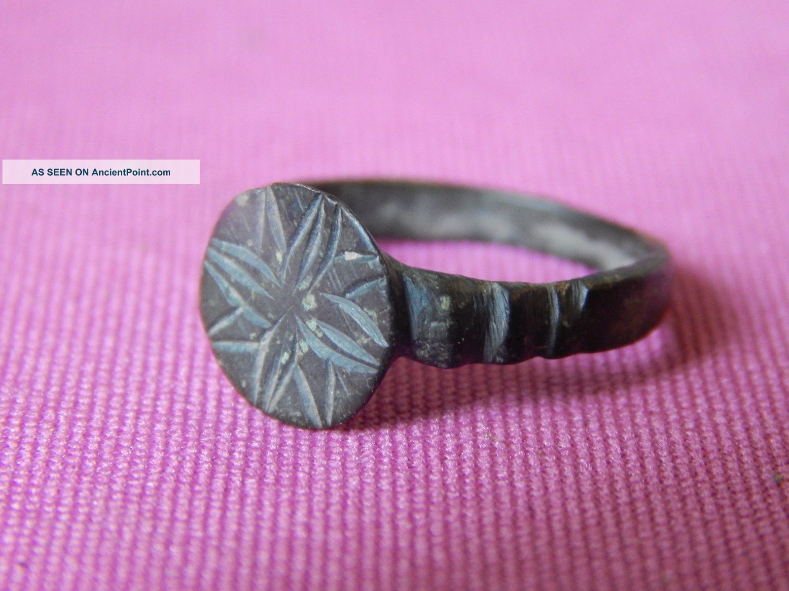 Ancient Rome,  Bronze Ring,  2 - 5 Century,  Star On Bezel Roman photo
