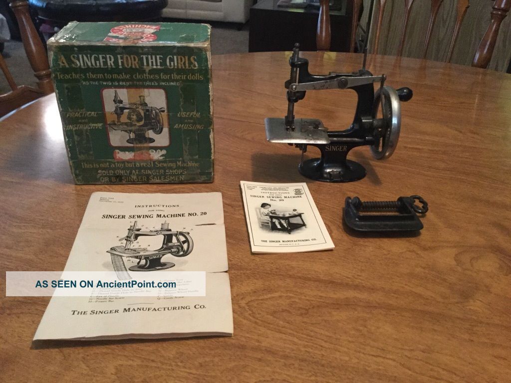 Rare 1910 Antique Vintage 1st Model Singer 20 Small Child Toy Sewing Machine See Sewing Machines photo