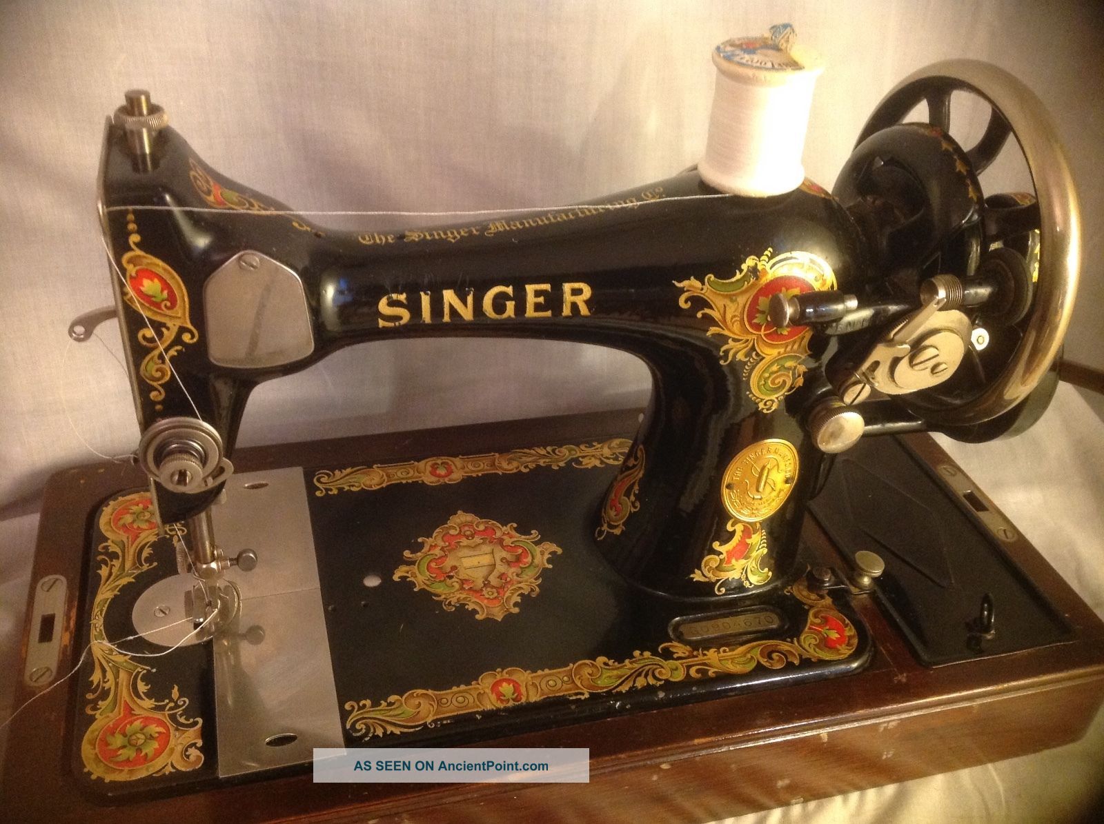 Antique 1910 Singer Hand Crank Sewing Machine W/ Bentwood Case Serial G0904670 Sewing Machines photo